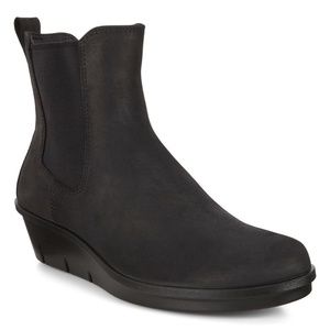 ECCO Skyler black suede ankle boot size 42 NWT